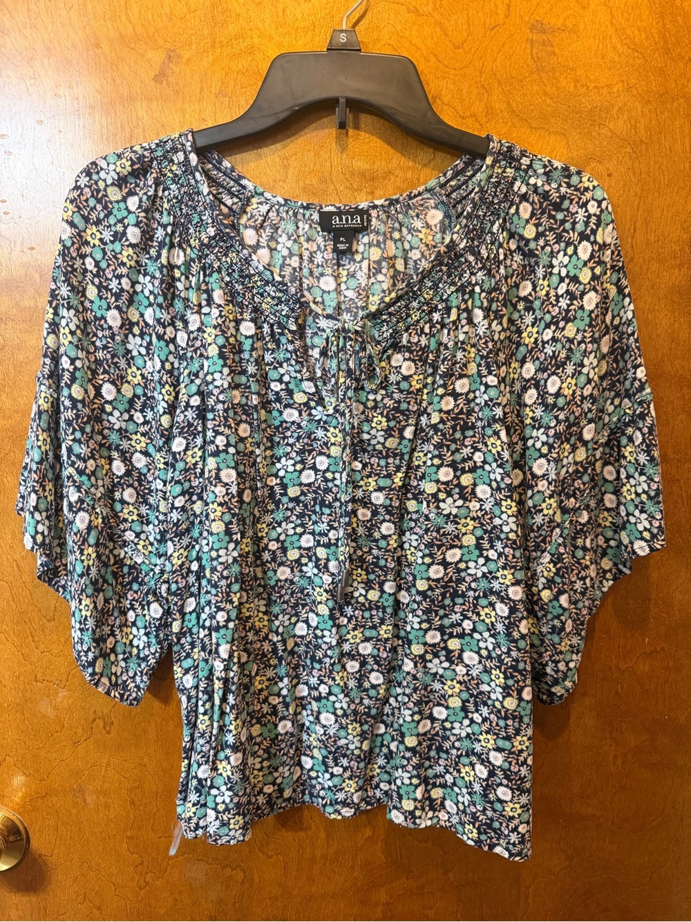 a.n.a Petite PL Multicolor Floral V-Neck Short Sleeve Tie Blouse Top